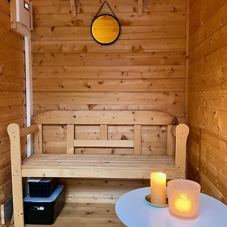 Modernes Holzhaus Im Skandinavischen Stil Mit Grossem Garten Und Sauna
