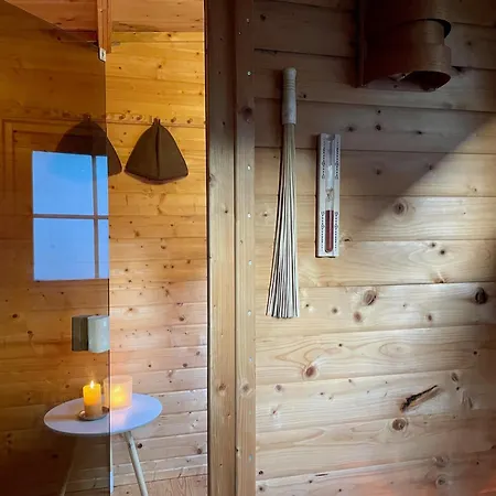 Hébergement de vacances Modernes Holzhaus Im Skandinavischen Stil Mit Grossem Garten Und Sauna