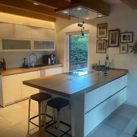 Hébergement de vacances Modernes Holzhaus Im Skandinavischen Stil Mit Grossem Garten Und Sauna Norderstedt