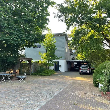 Modernes Holzhaus Im Skandinavischen Stil Mit Grossem Garten Und Sauna Hébergement de vacances *