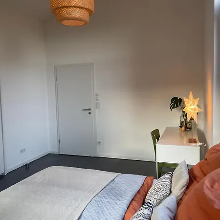 Modernes Holzhaus Im Skandinavischen Stil Mit Grossem Garten Und Sauna Hébergement de vacances